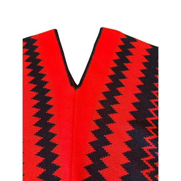 Vintage 80s Milbank Red & Black Chevron V-Neck Poncho Acrylic Blend One Size - Picture 2 of 5